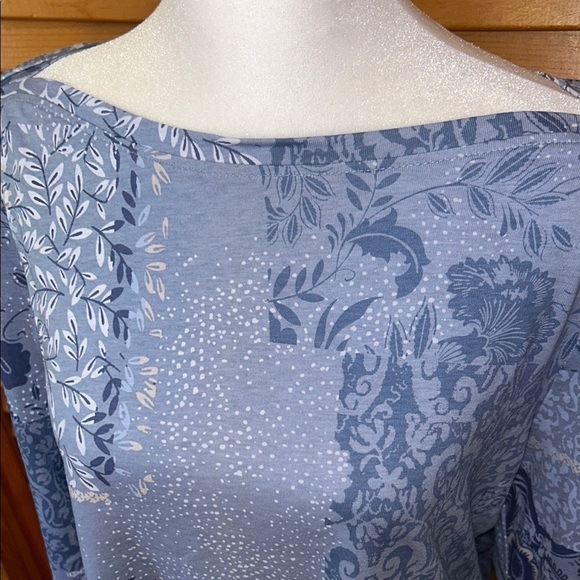 NWT Christopher & Banks Blue Floral Patchwork Women's Top Size P/XL - Picture 2 of 9